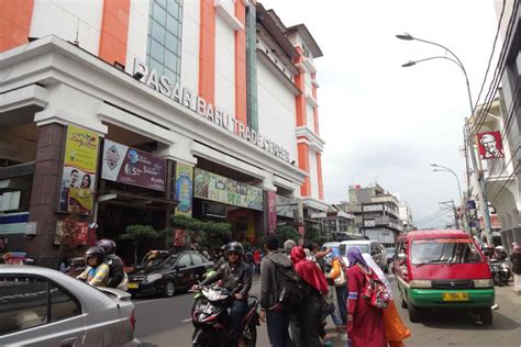 Pasar Baru Bandung Pusat Perbelanjaan Legendaris