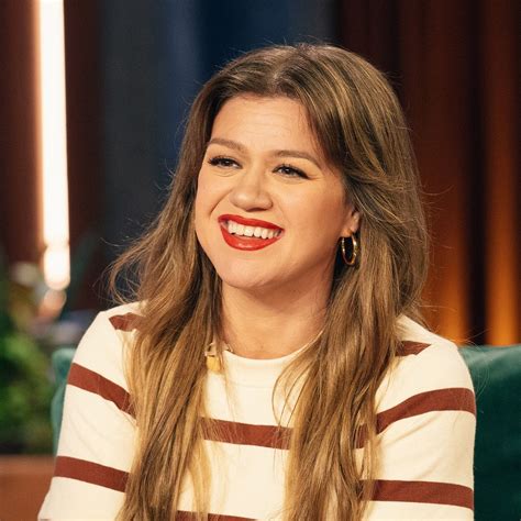 Kelly Clarkson Shows Off Incredible Figure In See Through Top After