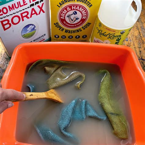 What is Borax and Is Borax a Good, Natural Cleaner?