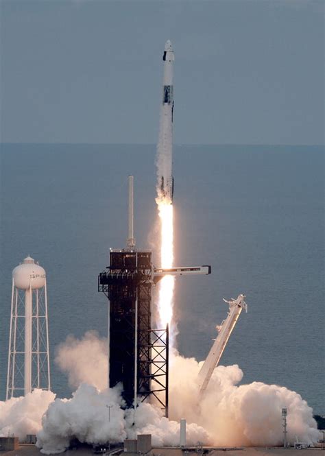 Spacex Uomo E Donna Sauditi Partiti Verso Iss La Prima Volta