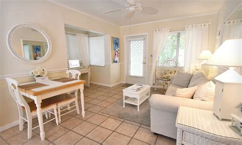 Siesta Key Bungalows in - Siesta Key, FL | Groupon Getaways