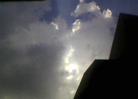 First image of a face in the clouds | WebUps