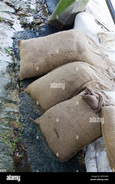 Sandbag houses hi-res stock photography and images - Alamy