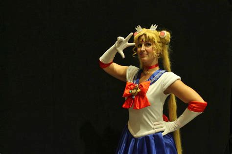 Sailor Moon Cosplay by PiixXxiiE on DeviantArt