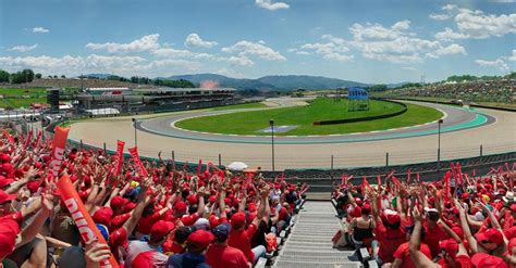 Motogp La Tribuna Rossa Per Il Mugello Alla Curva Del Correntaio