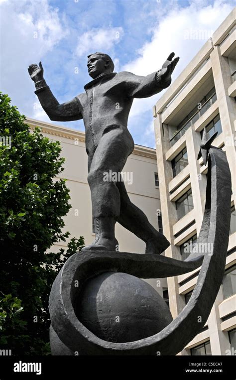 Statue of Yuri Gagarin. The Mall London Stock Photo - Alamy