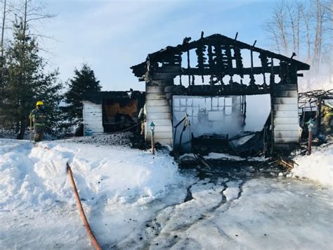 Grande Rivière Un Garage Résidentiel A été La Proie Des Flammes Tva