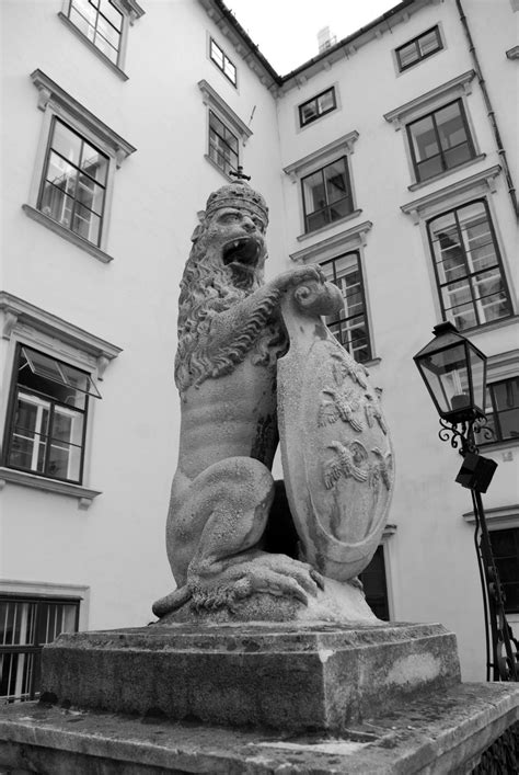 Fotos Gratis En Blanco Y Negro Monumento Estatua Monocromo Bw