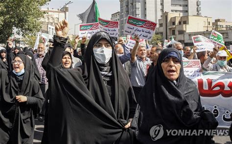 이란 히잡 의문사 시위서 35명 사망…전방위 분노에 반정부 시위 들불 연합뉴스