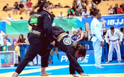 Lutadora de Eunápolis conquista título de campeã brasileira de jiu