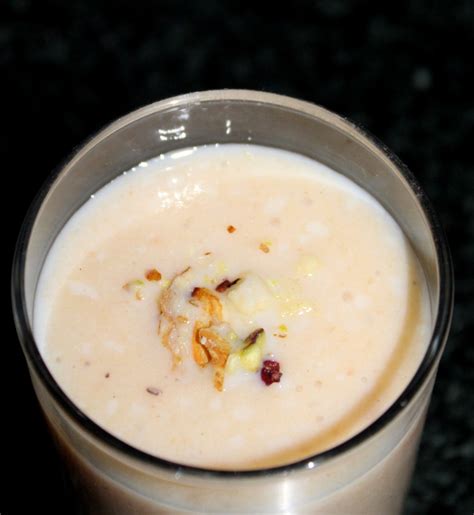 Chikoo Milkshake Recipe or Sapota Juice - Yummy Indian Kitchen