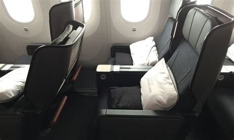 Qantas Dreamliner Premium Economy Seat Review [boeing 787 9] Executive Traveller