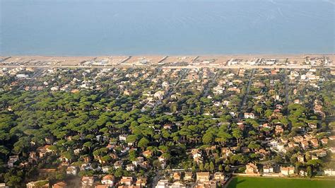 Cadavere recuperato in mare a largo di Fregene è un uomo con un grosso