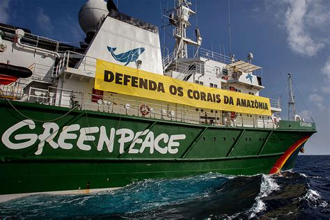 Rota do Esperanza navio do Greenpeace desmente tuíte de Salles sobre