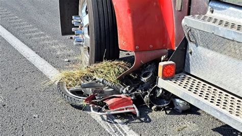 Motociclista Muere Prensado Entra Las Llantas De Un Tr Iler Lo