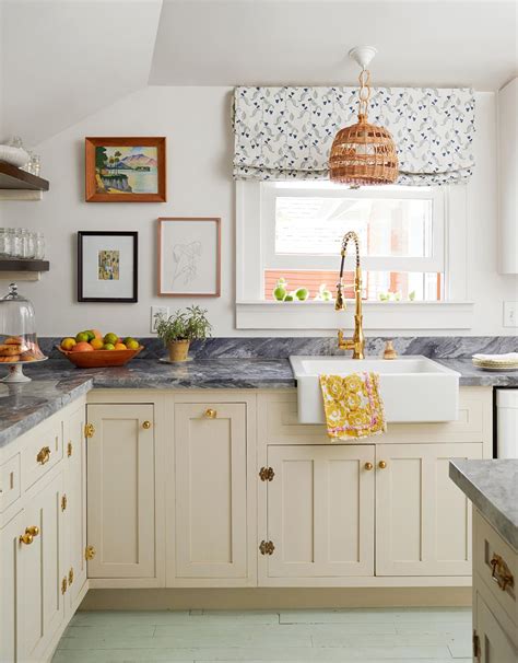 4 Things to Consider When Picking Kitchen Window Treatments