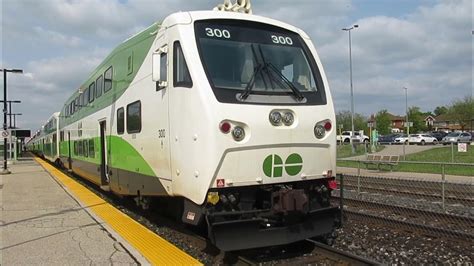 Go Transit Cab Car 300 And Mp40ph Locomotive Arriving And Departing