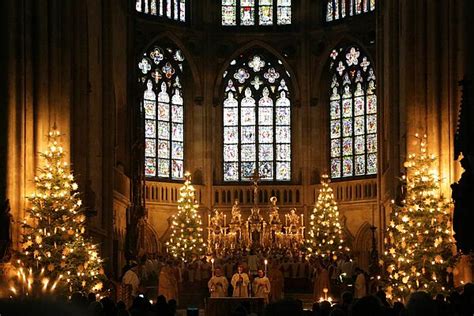 Gott öffnet den Himmel Pontifikalamt mit Bischof Voderholzer am