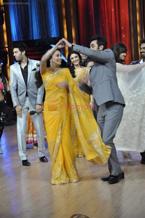 Madhuri Dixit, Ranbir Kapoor at Barfi promotions on the sets of Jhalak ...