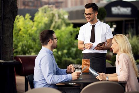 Cómo Atender A Tus Clientes Para Ofrecer Una Experiencia Excelente En Tu Restaurante Recafy