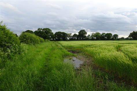 Footpath Near Hall Moor Farm Cottages DS Pugh Cc By Sa 2 0