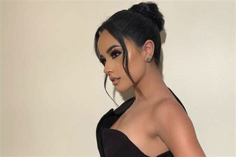 Becky G Cantar Un Mundo Ideal Para La Nueva Versi N De Aladdin