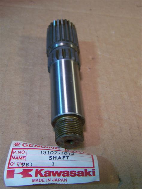 Kawasaki Kz1000 Kz1100 Zn1100 Oem Front Bevel Gear Shaft Kz 1000 1100 13107 1014 Ebay