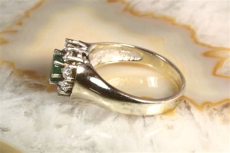 Smaragd Ring Mit Acht Brillanten Gold 585 Second Hand Schmuck