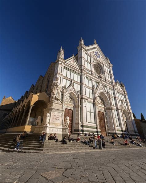 Piazza Santa Croce in Florence, Italy Editorial Stock Image - Image of ...