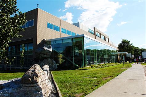 Laval University (UL) (Quebec City, Canada) - apply, prices, reviews ...