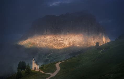 Kapelle in den Dolomiten Ales Krivec als Kunstdruck oder Gemälde