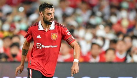 Man Utd Video Bruno Fernandes Pulls Off Filthy Nutmeg Before Superb Pass