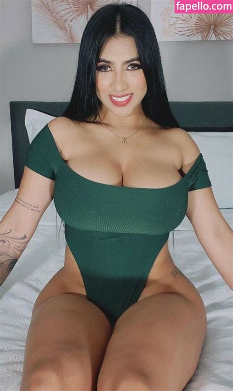 Bellagalindo Bellagalindo Emilyvergara Nude Leaked Onlyfans Photo