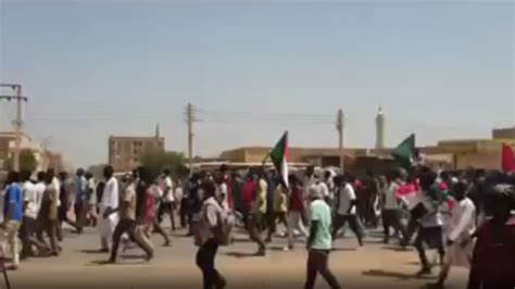 المظاهرات تعود لشوارع السودان للمطالبة بالإصلاح والعدالة Cnn Arabic