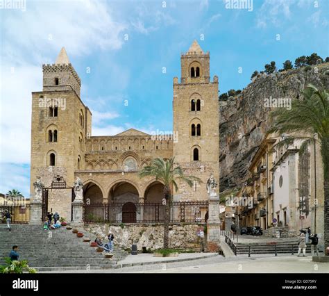 Cefalu Cathedral, Cefalu, Sicily, Italy Stock Photo - Alamy