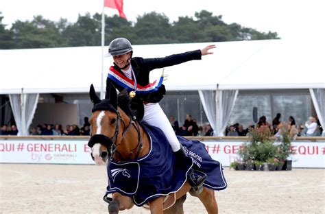 Paris P N Lope Lepr Vost Portera La Flamme Olympique Cheval