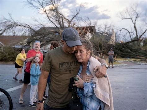 Tornado outbreak in Texas, Oklahoma kills 1, injures at least 10 - ABC News