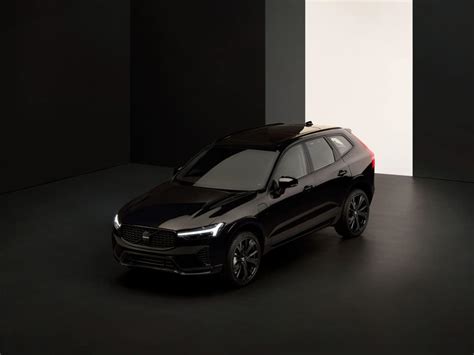 Volvo XC60 Black Edition | Black plug-in hybrid SUV | Volvo Cars