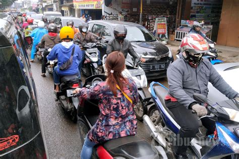 Macet Di Rancamanyar Kabupaten Bandung Foto Tribunnews