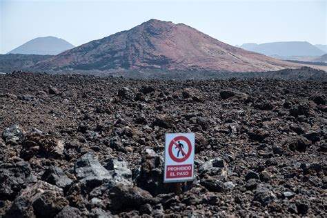 Lanzarote Walk On The Volcano With Lovely Beaches