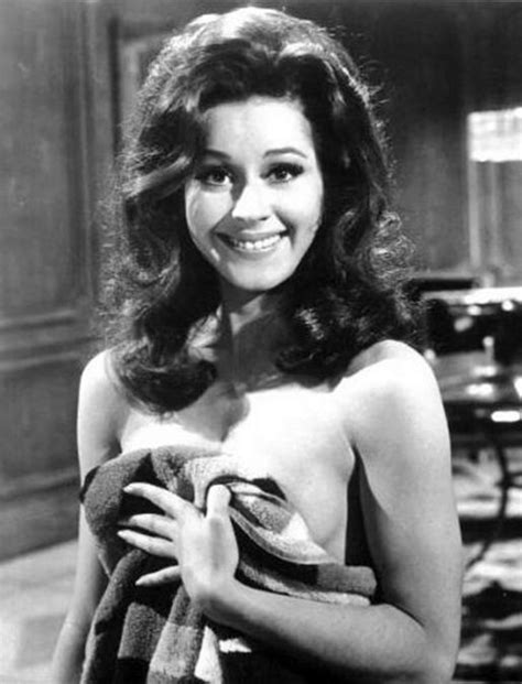 7 Rare Snaps Of Sultry Smart Sherry Jackson Andrea From Star Trek