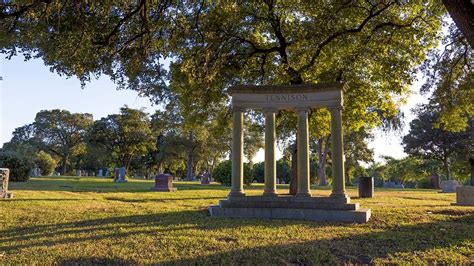 On the Grid : Forest Park Lawndale Cemetery