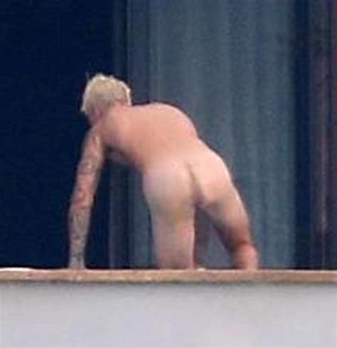 Justin Bieber Naked