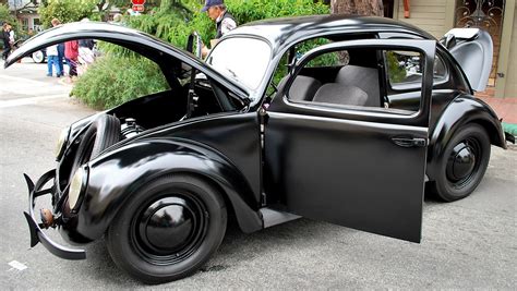 Black Volkswagen Beetle