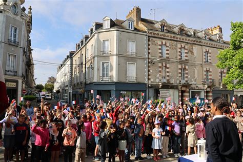 Flamme De La Nation Une C R Monie M Morielle Avec Les Coles De