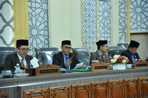 Dprk Banda Aceh Gelar Paripurna Penyampaian Usul Saran Dan Pendapat