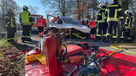 Schwer Verletzte Bei Unf Llen In Aurich