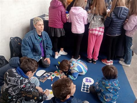 Abcday Al Broletto Festa Per I Bambini A Scuola Di Cultura Del Dono