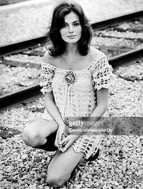 Jacqueline Bisset 1968 Photos And Premium High Res Pictures Getty Images