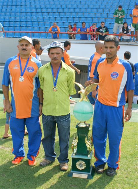 Futebol De Barueri Caraj S Campe O Do Futebol Veterano De Barueri